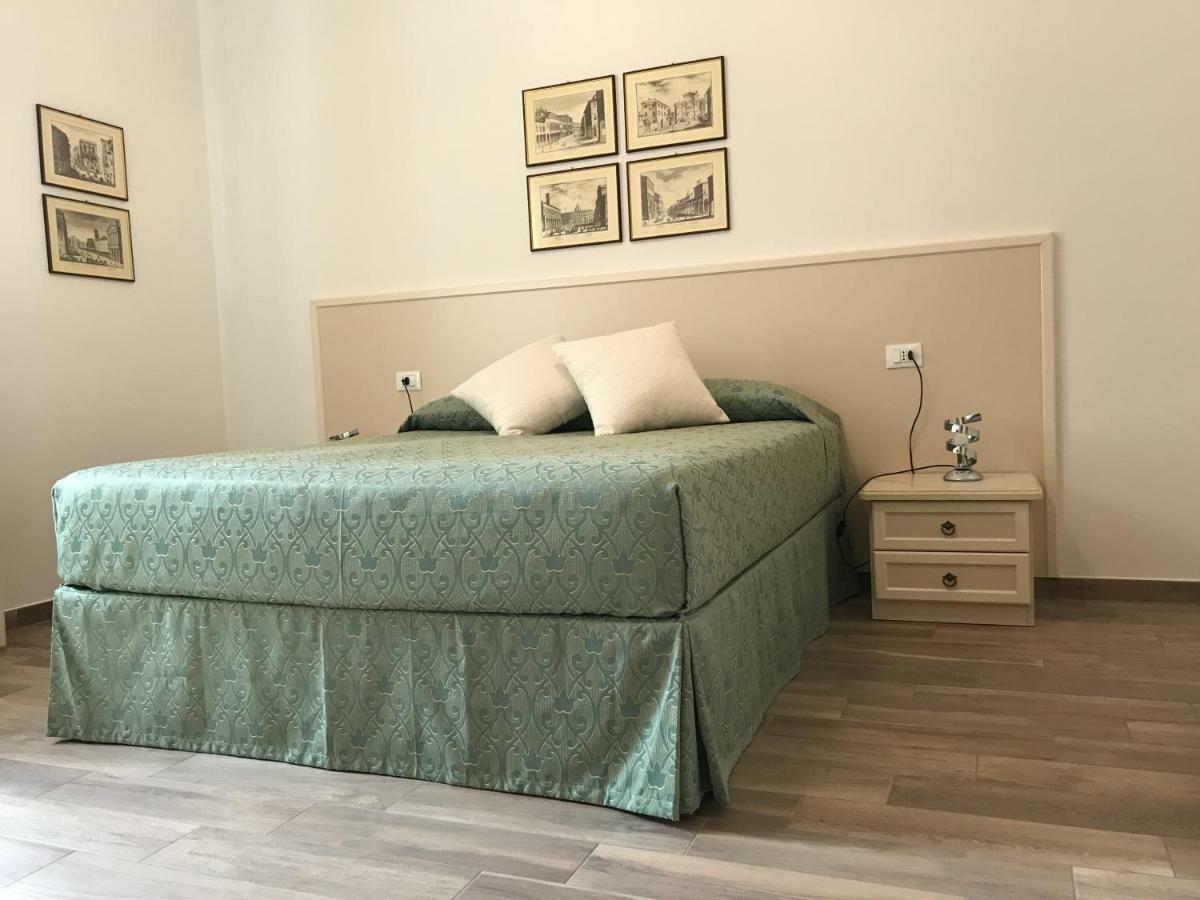 Guest House In Piazza ボローニャ エクステリア 写真