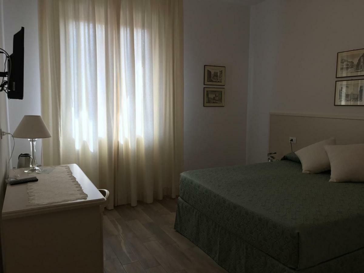 Guest House In Piazza ボローニャ エクステリア 写真
